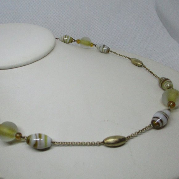 VENETIAN GLASS Necklace Swirled Venetian Glass Frosted Glass Matt Gold Tone Bead - Picture 5 of 10
